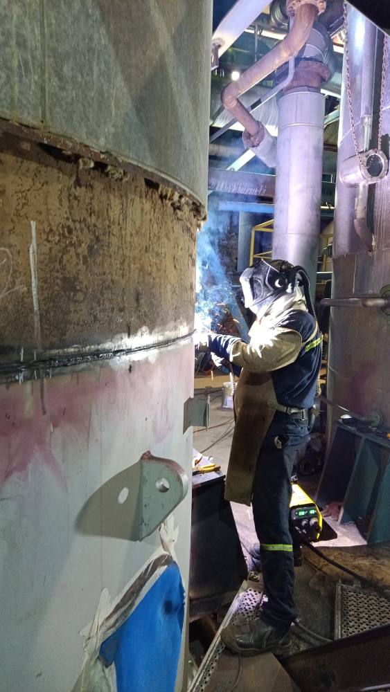 Supervisión de soldadura en tanque de proceso